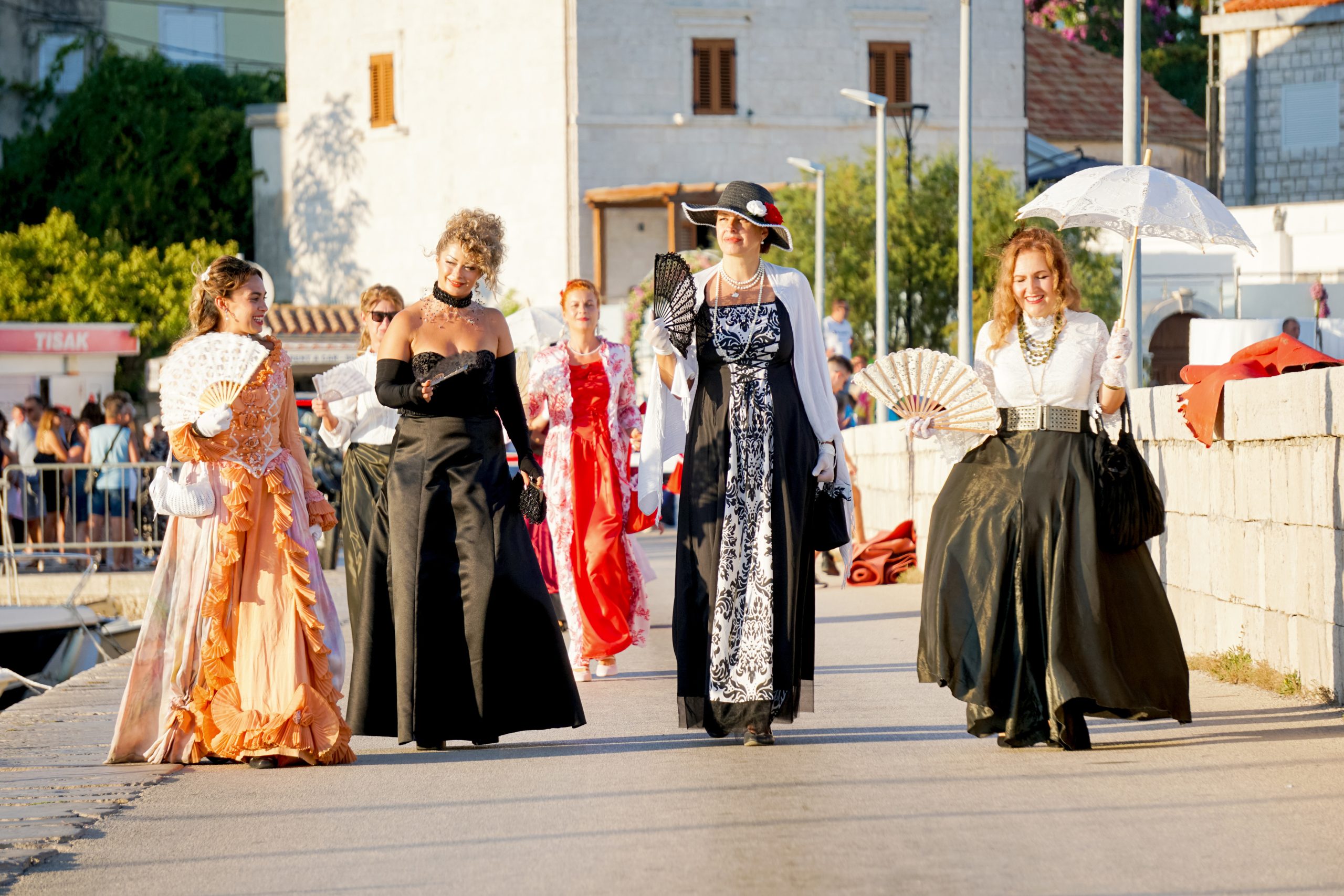 Tradicionalni kostimi